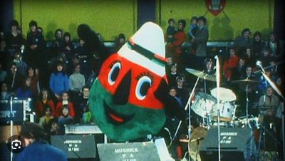 Mistar Urdd 80au.jpg
